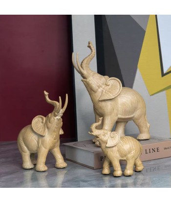 Statue éléphant en résine imitation bois chêne clair 18 cm en stock