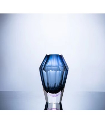 Vase bleu en forme de diamant, en verre 19 cm sur le site 