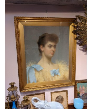 Ecole française Portrait d’une jeune femme au ruban bleu 1894 2023